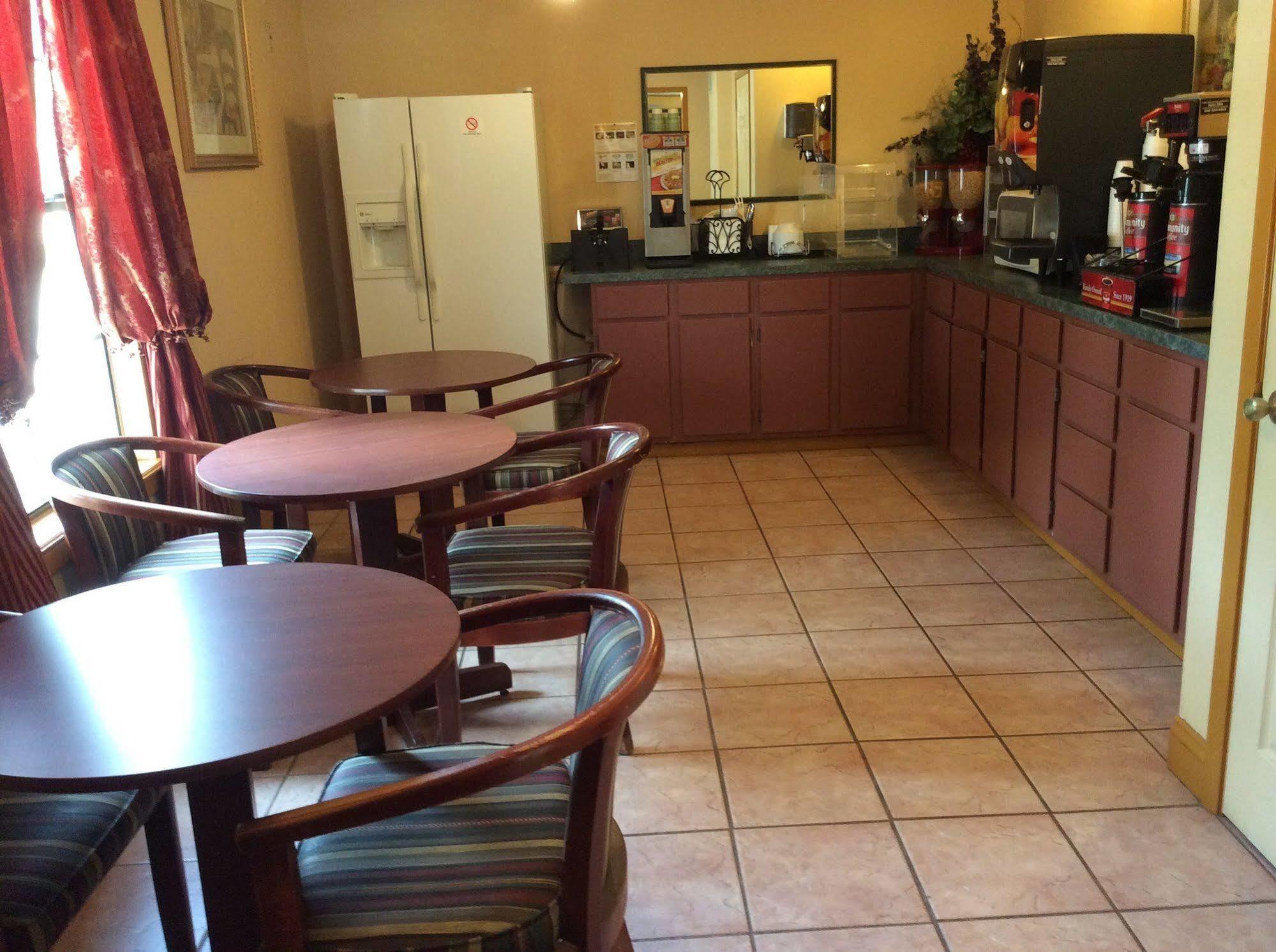 Super 8 By Wyndham Kinder/Coushatta Near Casino Экстерьер фото